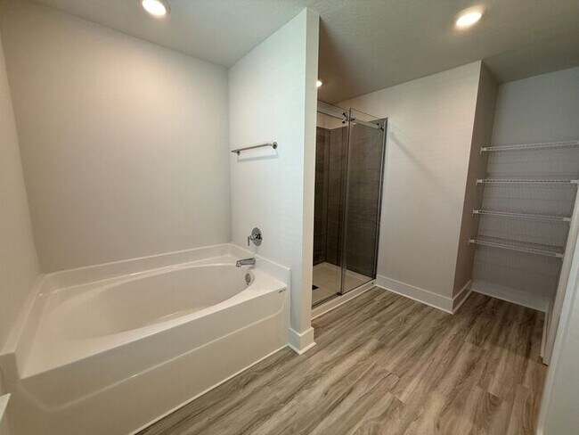 Building Photo - Gulf Breeze - Deer Ridge Crossing - 4 bedroom, 2.5 bathroom - New Construction