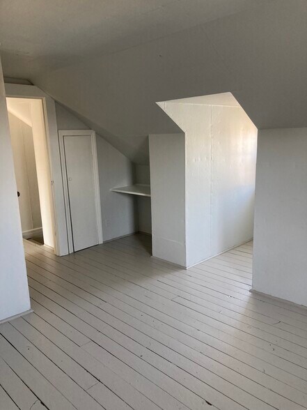 Front BR with builtins - 838 Shober St