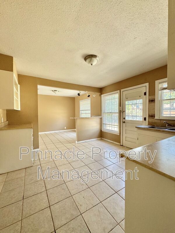 Building Photo - 2632 W Avenue N