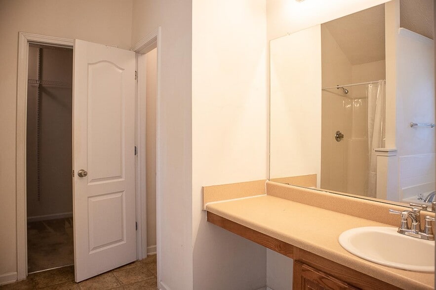 Building Photo - Spacious College Park Home | Modern comfort & great amenities
