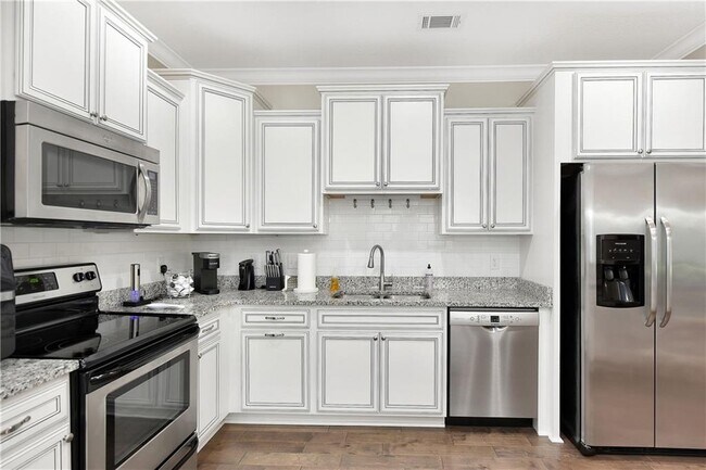 Building Photo - 510 Mariners Cir