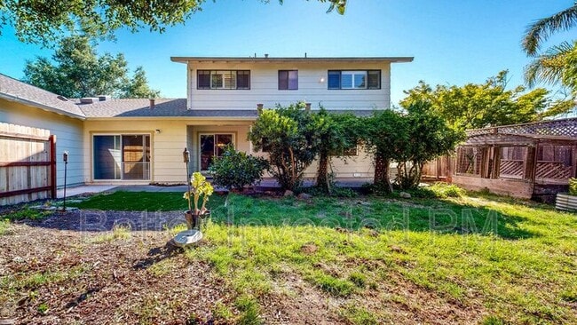 Building Photo - 2530 Brookhaven Dr