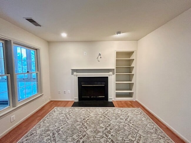 Building Photo - 10714 Kings Riding Way