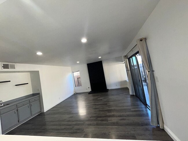 Building Photo - Spacious 4 Bed, 3 Bath for Rent - Westminster