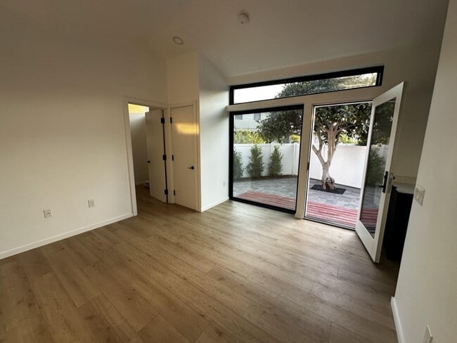 Building Photo - 2148 Rural Pl