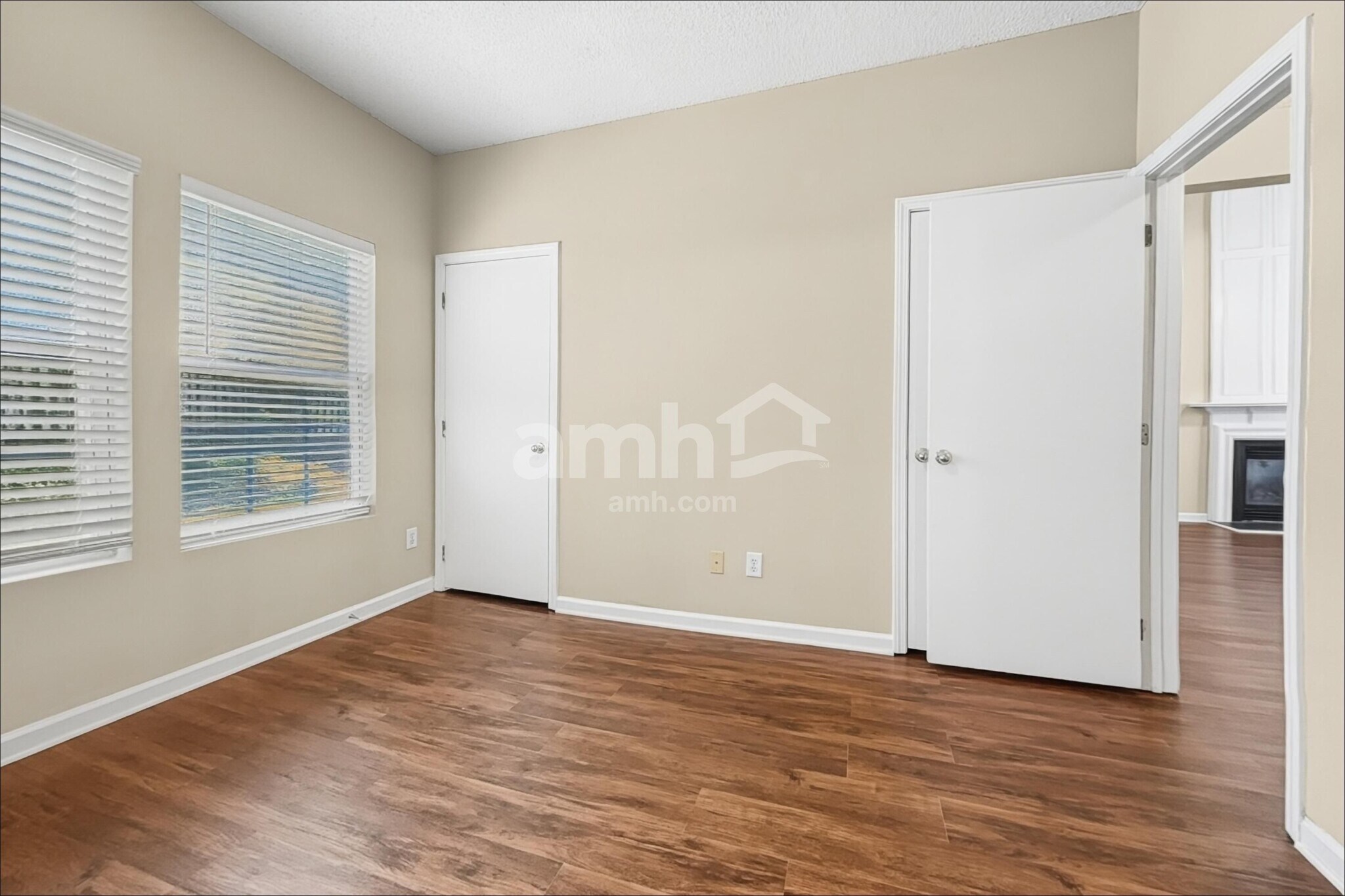 Building Photo - 116 N Honey Springs Ave