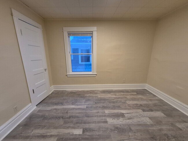 Building Photo - 205-207 Magee Ave