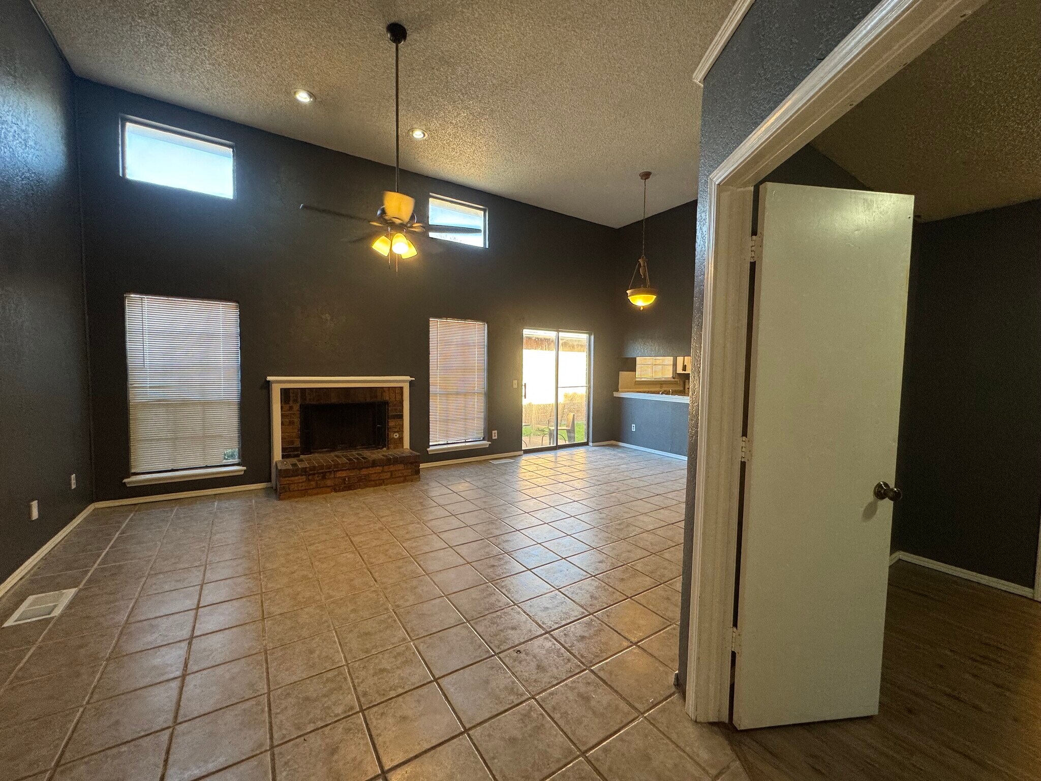 Building Photo - 7740 Doris Dr