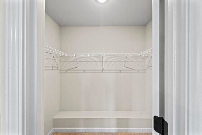 Building Photo - 211 Rowland Dr