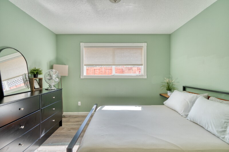 Building Photo - 4122-4128-4128 SE 65th Ave