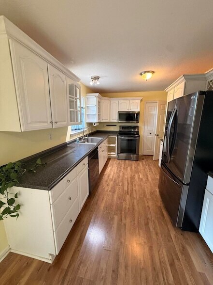 Building Photo - 1012 Elaine Trail