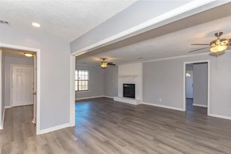 Building Photo - 151 Atchison Rd