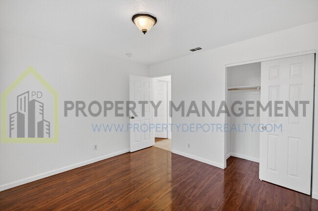 Building Photo - 8991 Fox Creek Dr