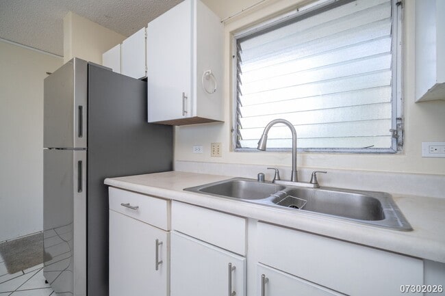 Building Photo - $3,000 / 2 Bed / 2 Bath / 2 Parking – Colonnade on The Green