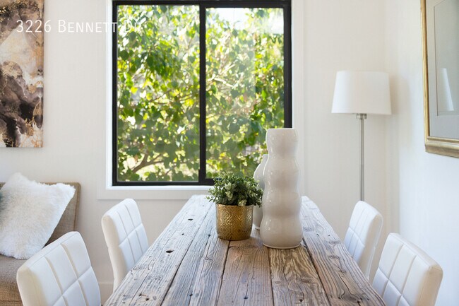 Building Photo - 3226 Bennett Dr