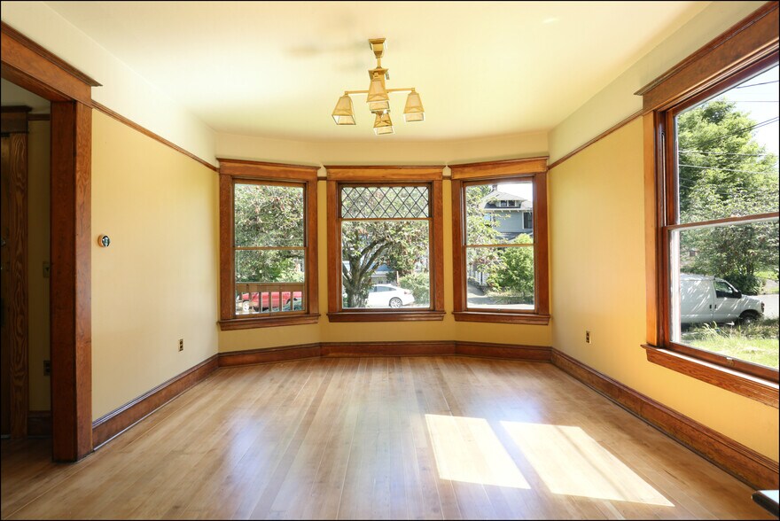 Building Photo - 3818 SE Salmon St