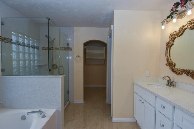 Building Photo - 14814 Cantor Cir