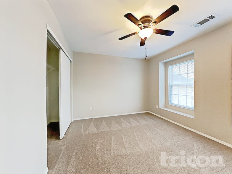 Building Photo - 4560 Stone Mountain Dr