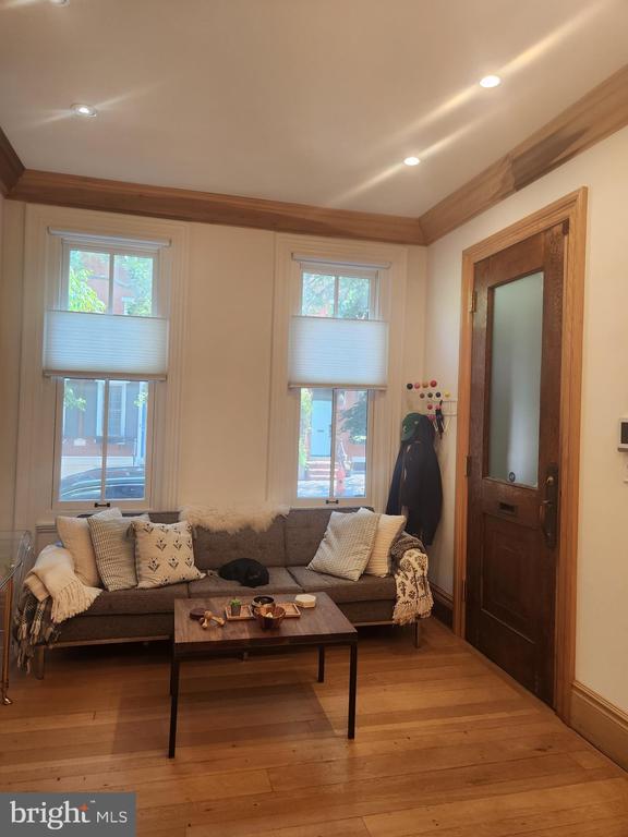 Building Photo - 2402 Lombard St