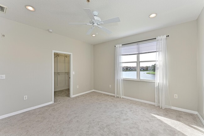 Building Photo - 3566 Parkridge Cir