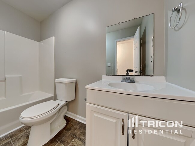 Building Photo - 1619 Spring Hill Ct