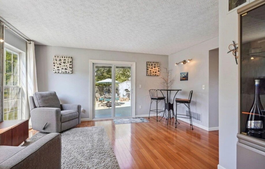 Building Photo - 9126 Ellersly Dr