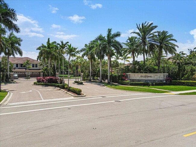 Building Photo - 13013 Riverwalk Cir S