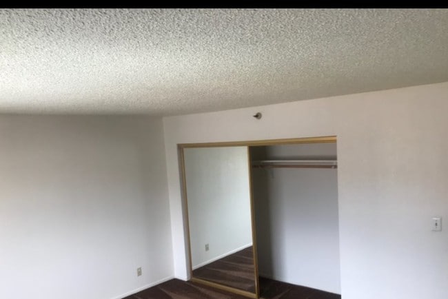 Building Photo - 13707 Cerise Ave