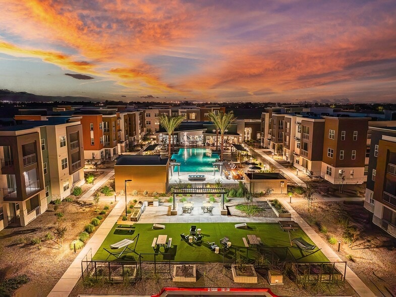 Building Photo - Origin