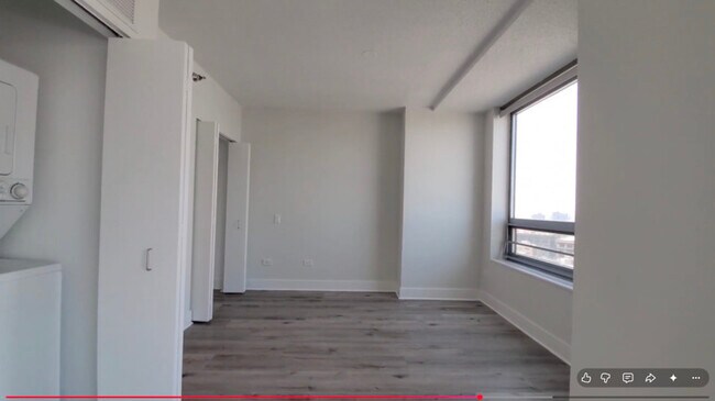 Building Photo - 306 N Canal St