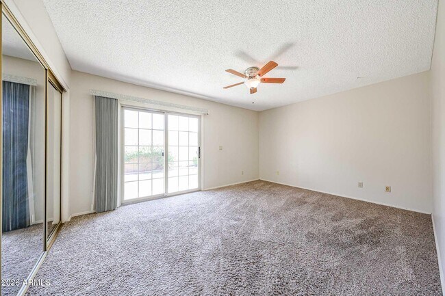 Building Photo - 3233 E Desert Cove Ave