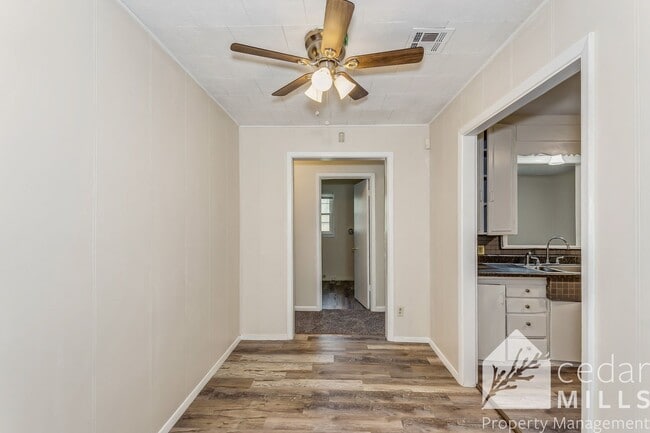 Building Photo - Over 1300 sq. feet in East Central Wichita