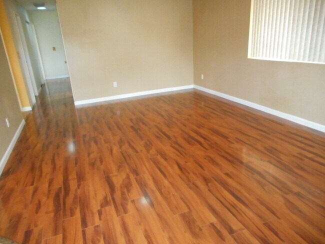 Building Photo - 3BR/2Bath home on Pearl Circle in Susanville