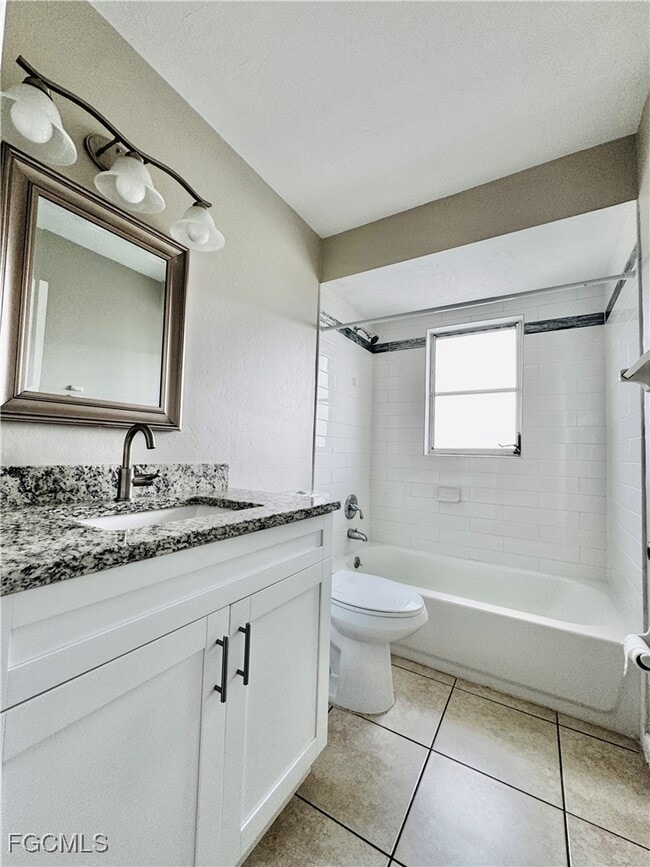 Building Photo - 706 SE 13th Ct