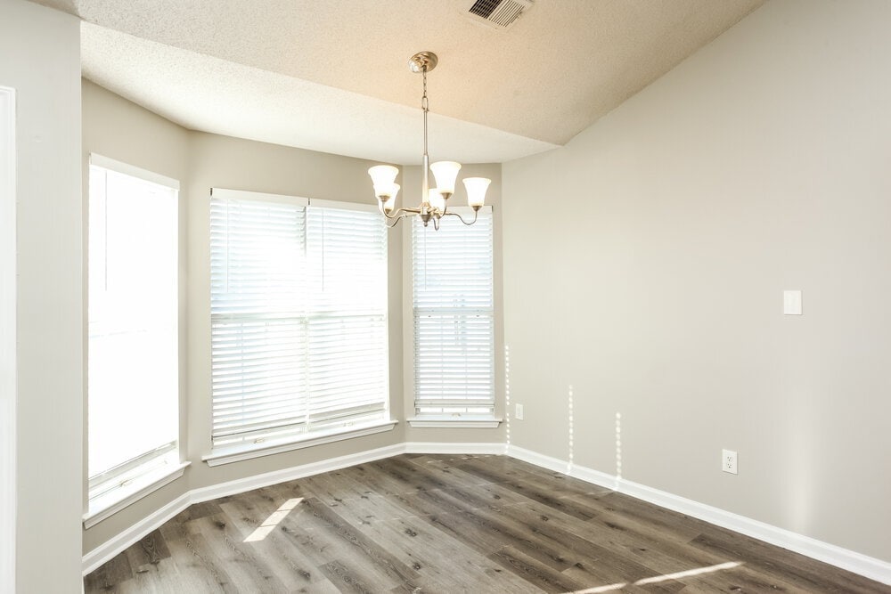 Building Photo - 6325 Sandbourne E