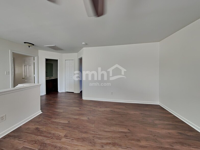 Building Photo - 1018 Skillbeck Rd