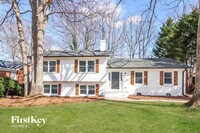 Building Photo - 2112 Pebble Dr