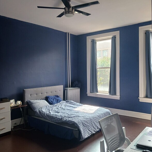 Building Photo - 243 N Queen St