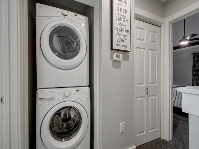 Building Photo - 202 S College St