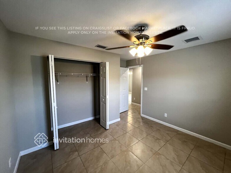 Building Photo - 1659 SW Realty St