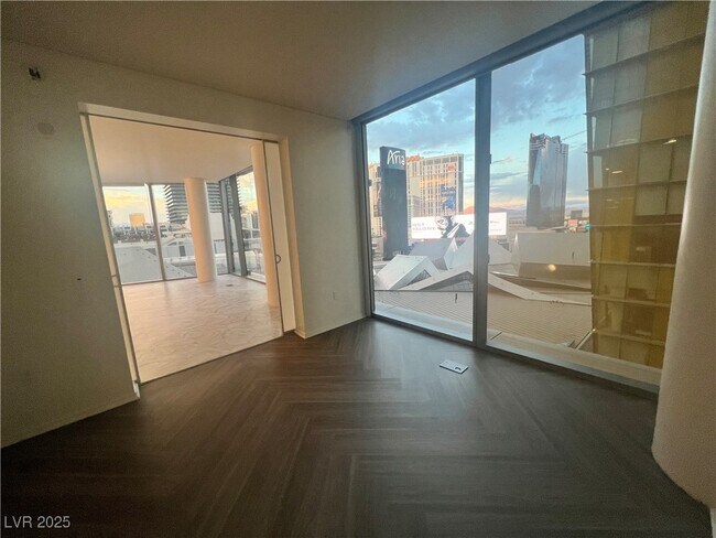 Building Photo - 3726 S Las Vegas Blvd