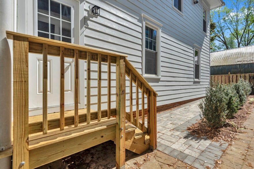 Building Photo - 3 Murray Ave