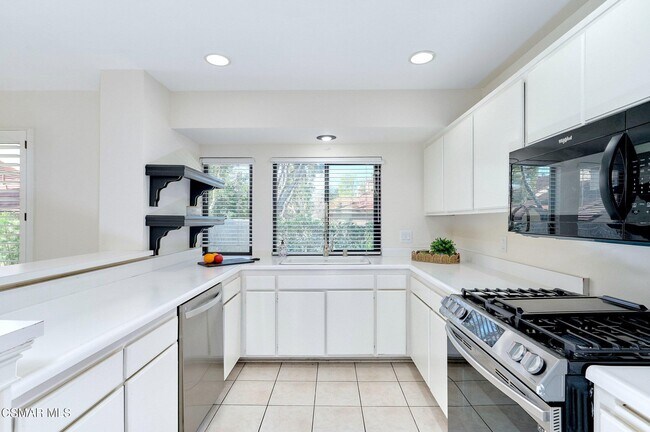 Building Photo - 5368 Rainwood St