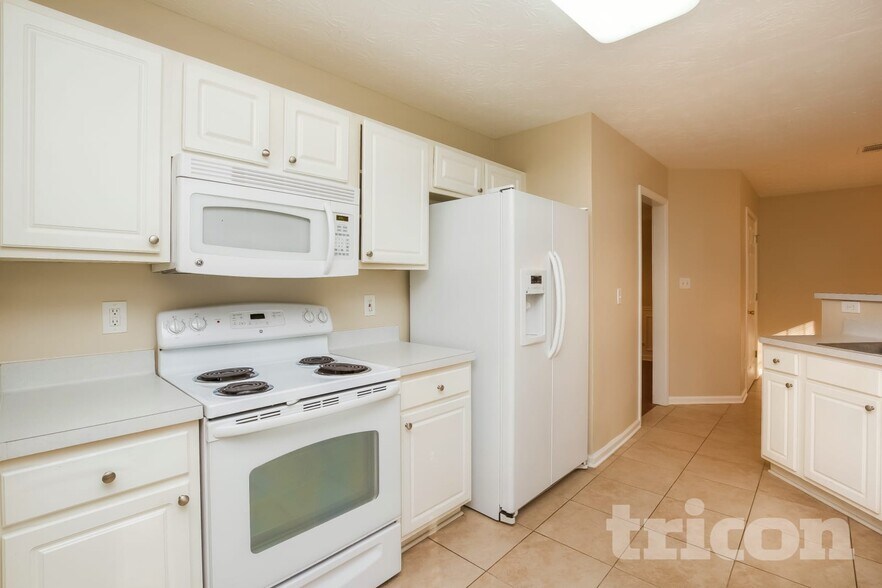 Building Photo - 2255 Hamilton Parc Ln