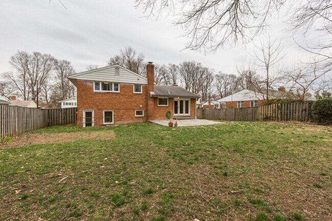 Building Photo - 9718 Holmhurst Rd