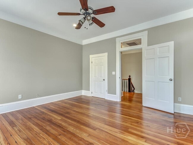Building Photo - 208 W 35th St