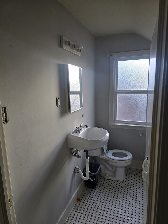 Building Photo - 11381 Whitehill St