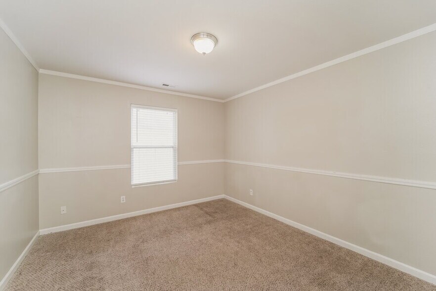 Building Photo - 7606 Eben Dr