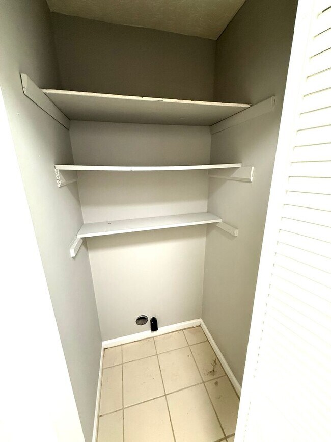 Building Photo - **3 Bed 2 Bath Located in Brentwood ** Cal...