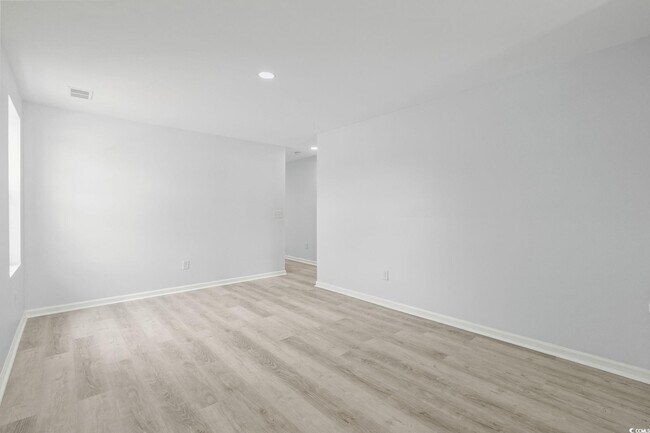 Building Photo - 336 Hidden Cove Dr